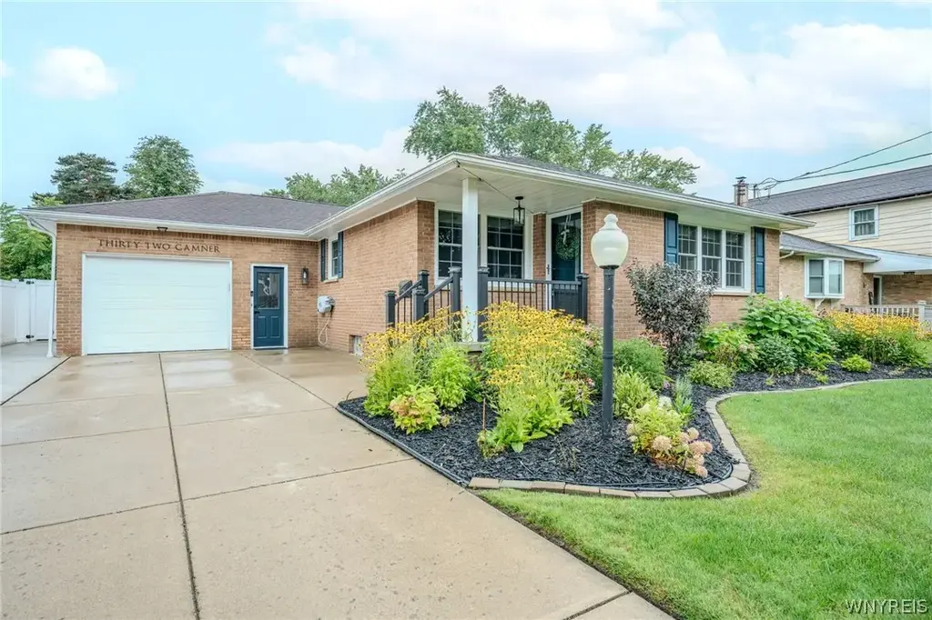 32 Camner Avenue, Lancaster
