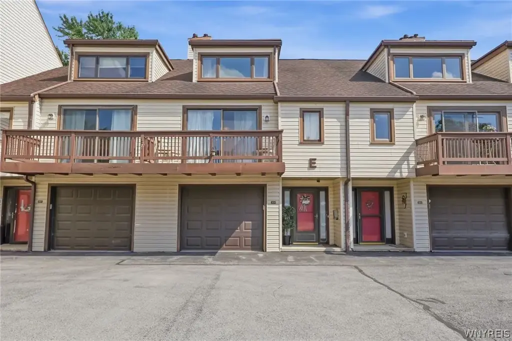206 Old Meadow Drive, Amherst