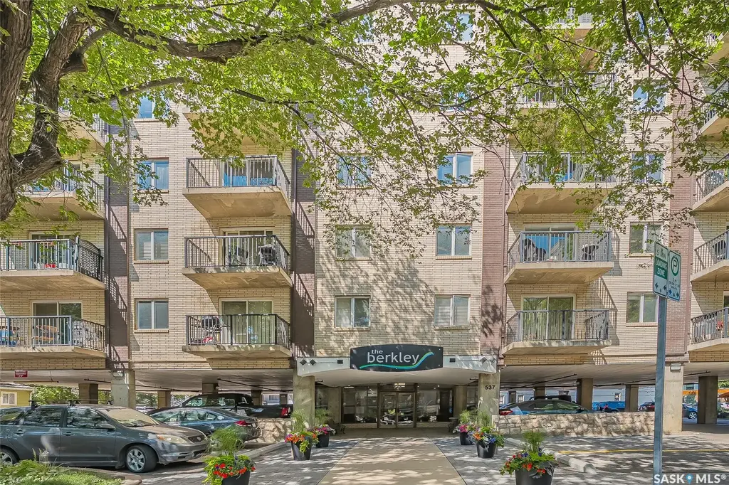 537 4th Avenue N Penthouse B, Saskatoon