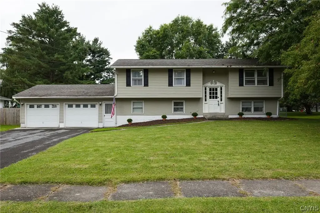 457 Bugbee Drive, Watertown City