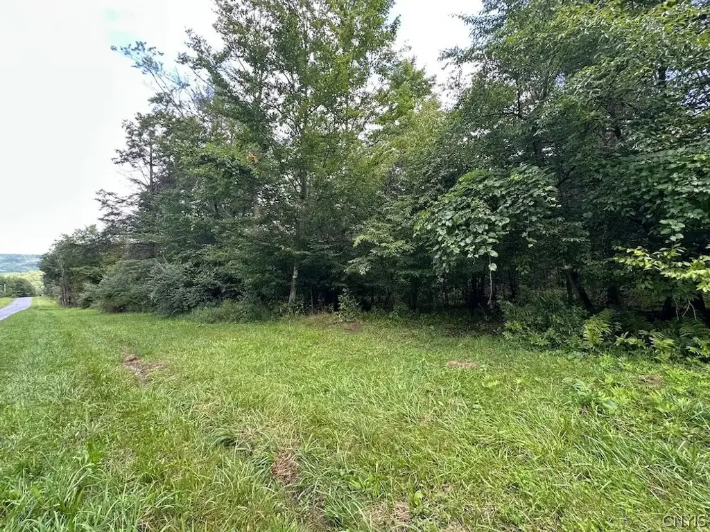 5416 Saunders Hill Road, Amity