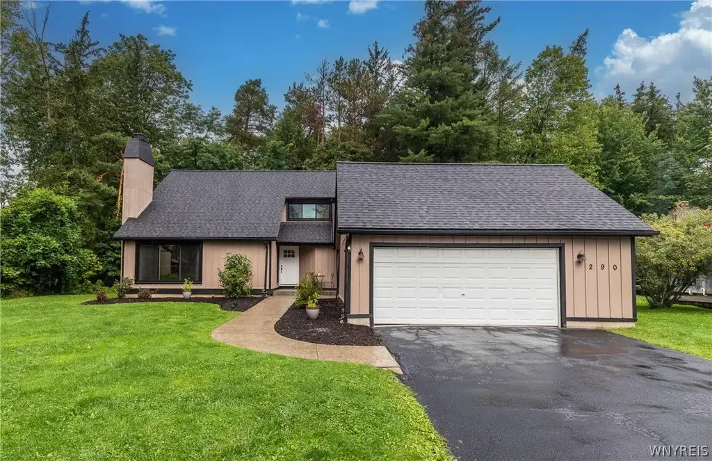 290 Little Robin Road, Amherst
