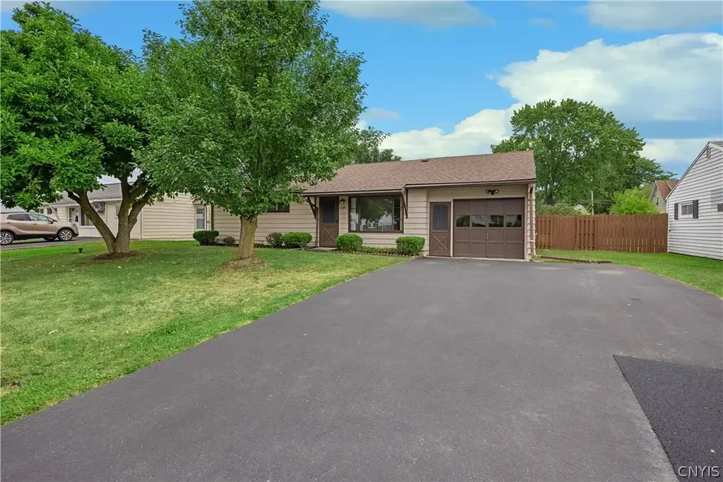 114 Pleasantview Drive, Salina