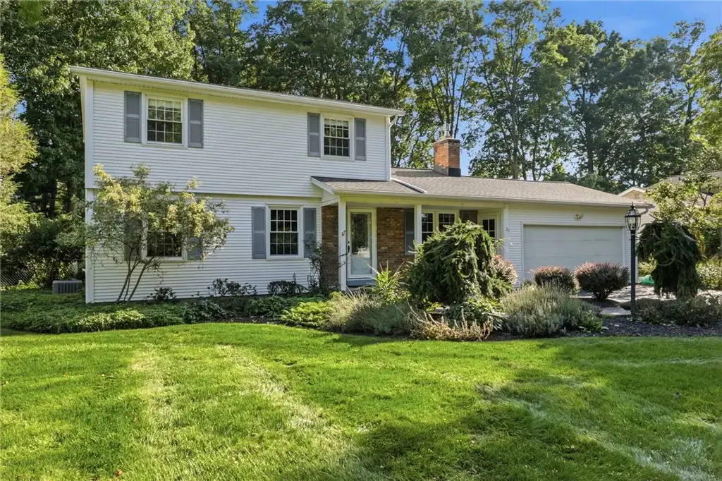 29 Fairfield Drive, Perinton
