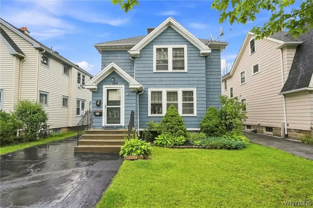 160 Hamilton Drive, Amherst