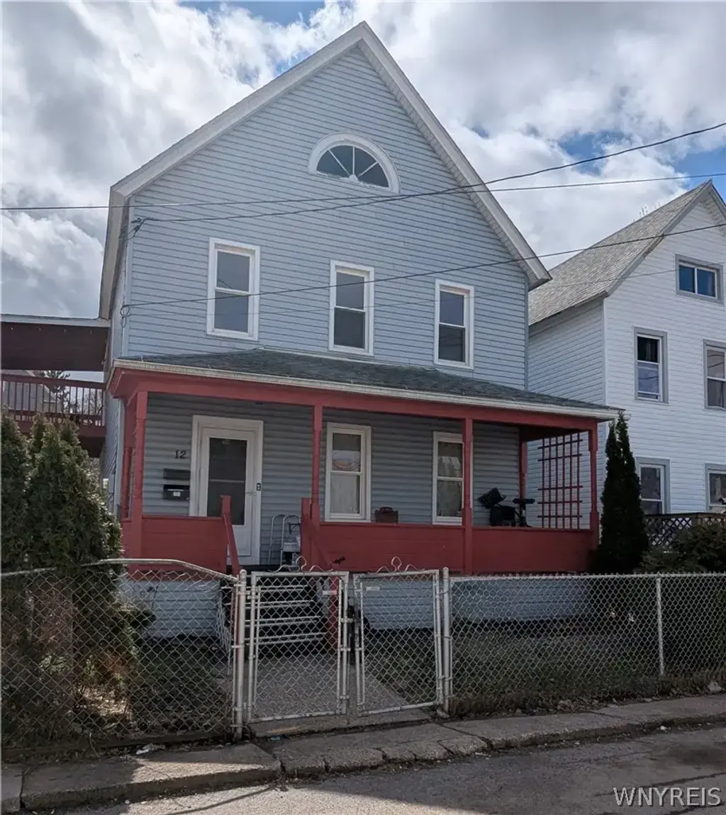 12 Ashley Place, Lockport City