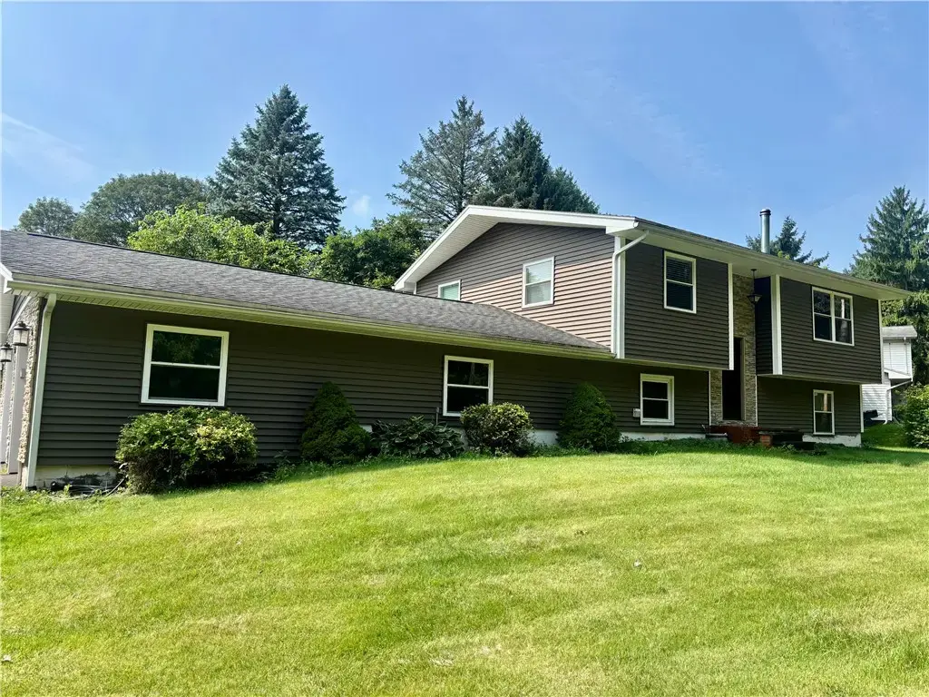 2826 White Birch Lane, Fleming