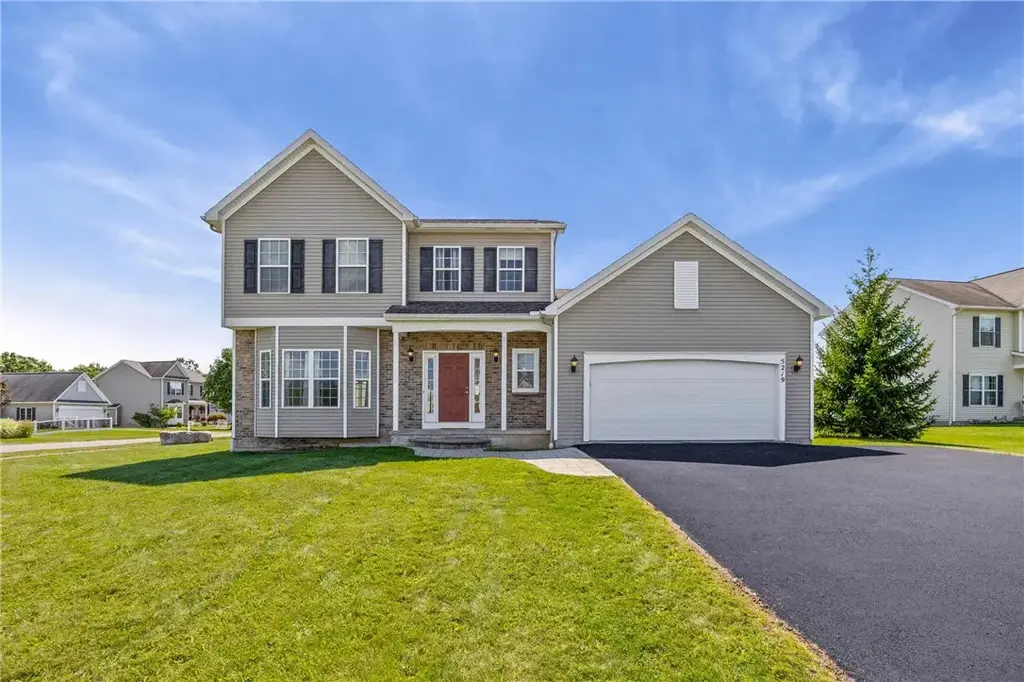 5219 Pond View Way, Canandaigua Town
