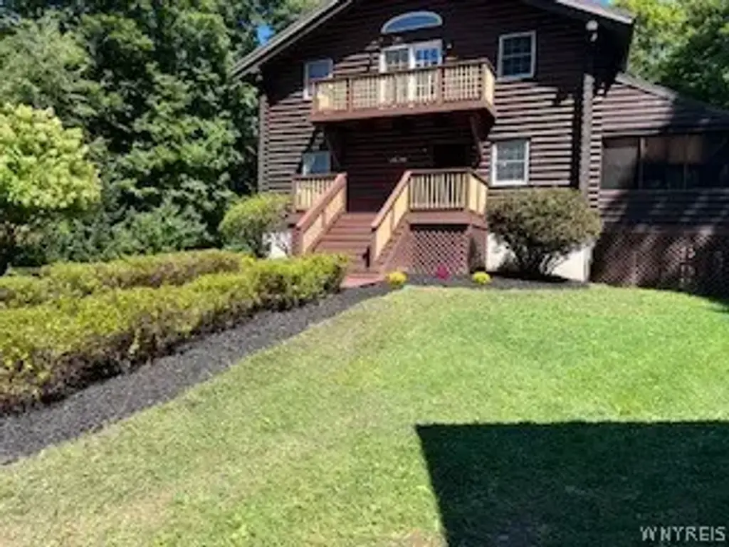 8742 Clark Road, Sullivan