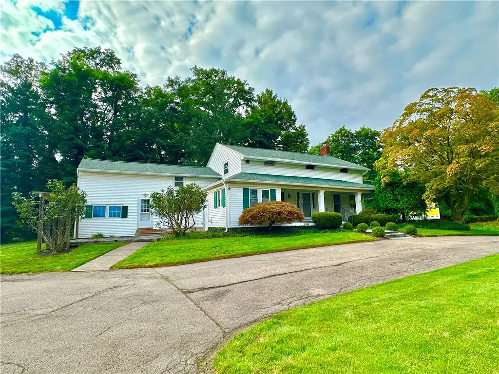 1253 Fairport Road, Perinton