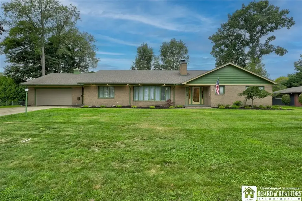 11 Emory Drive, Jamestown