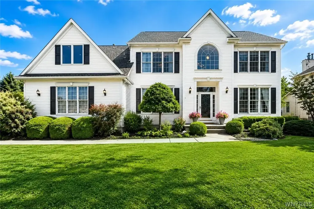 5453 Marthas Vineyard, Clarence