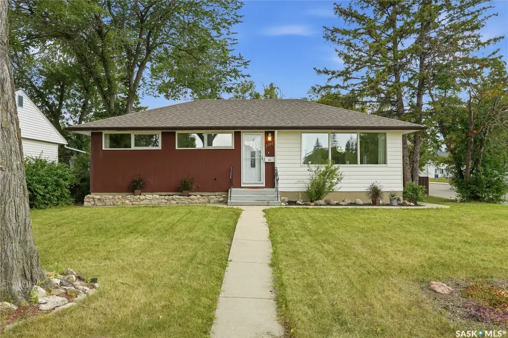 2302 Hanover Avenue, Saskatoon