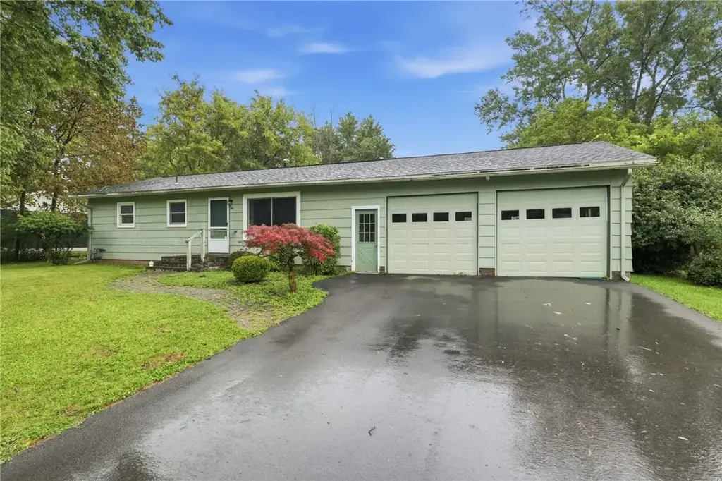 40 Rouge Road, Henrietta
