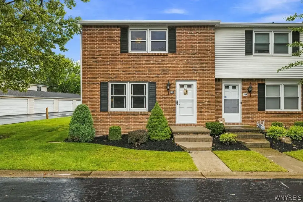 340 Wimbledon Court, West Seneca