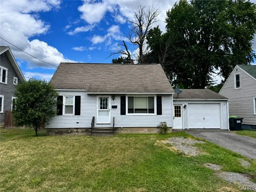 505 E Molloy Rd, Salina