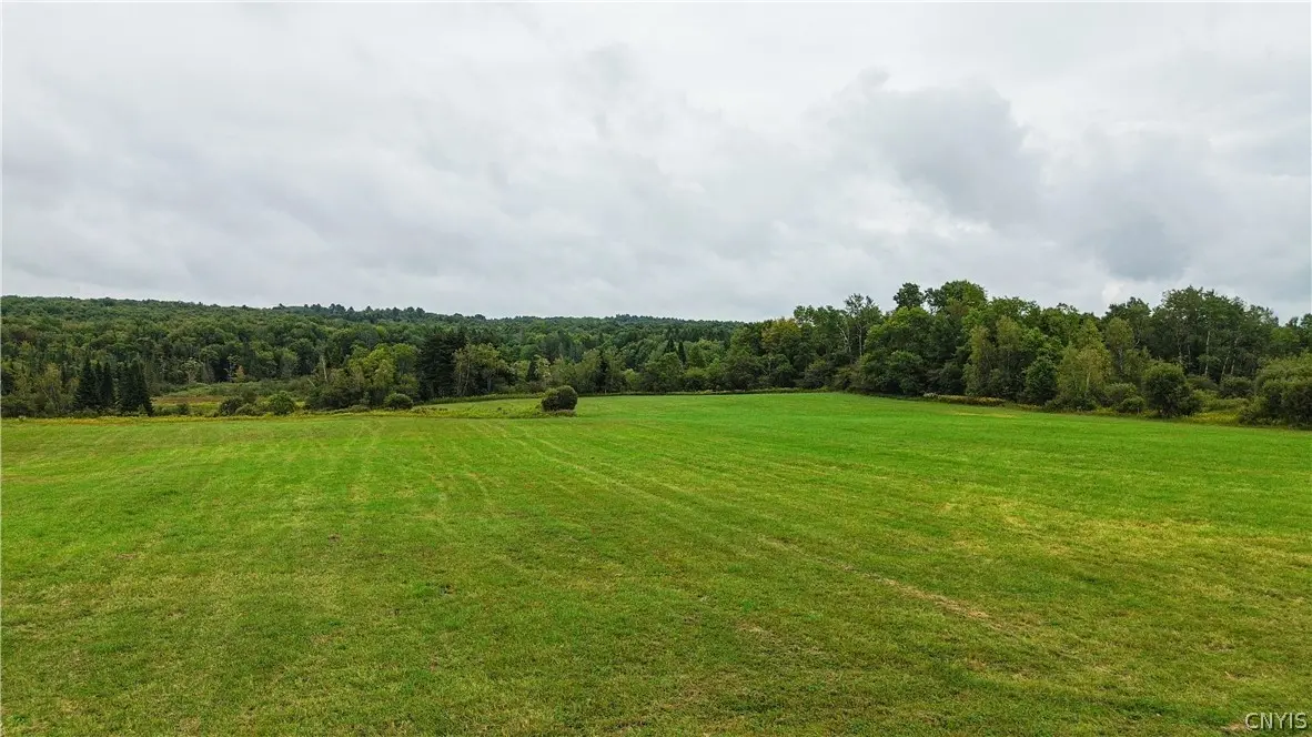 Photo of Listing #S1711738