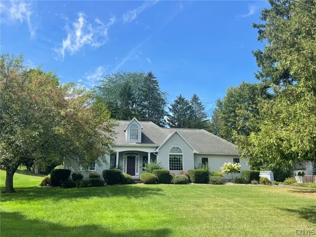 556 Sayles Street, Oneida
