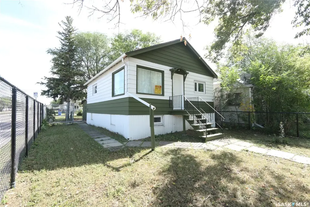 903 Robinson Street, Regina