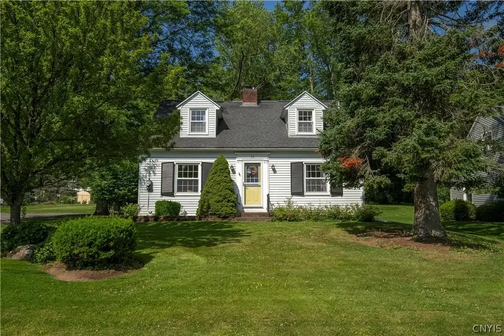 22 Winmar Crescent, New Hartford