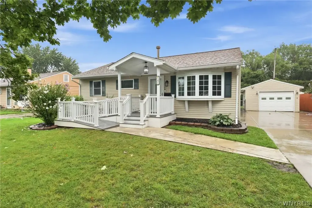 41 Cranbrook Road, Tonawanda