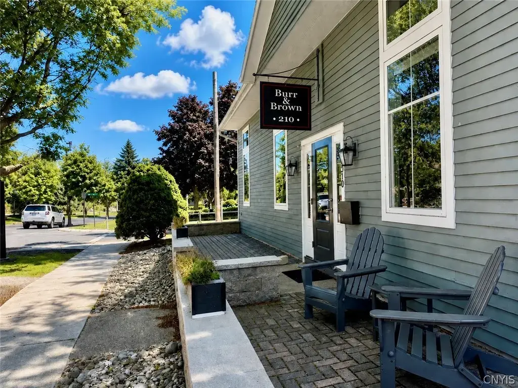 210 Brooklea Drive, Manlius