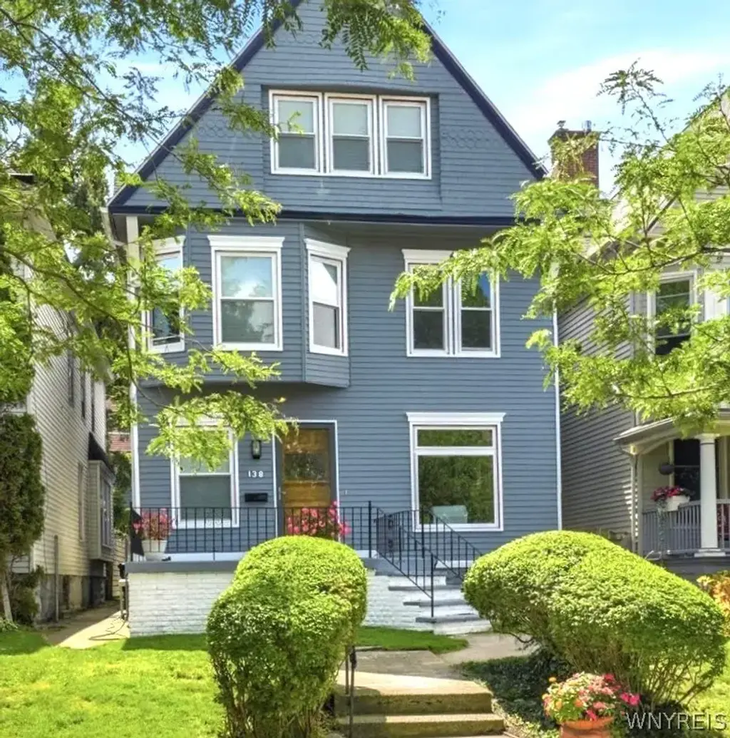 138 Highland Avenue, Buffalo