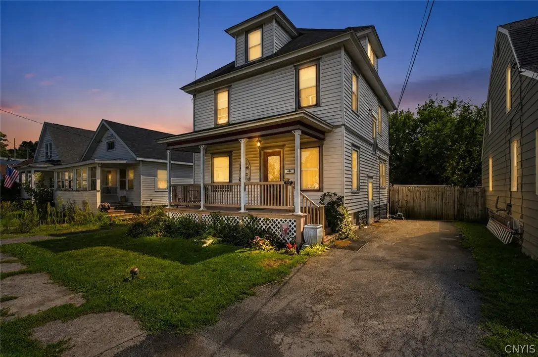 Photo of Listing #S1711958