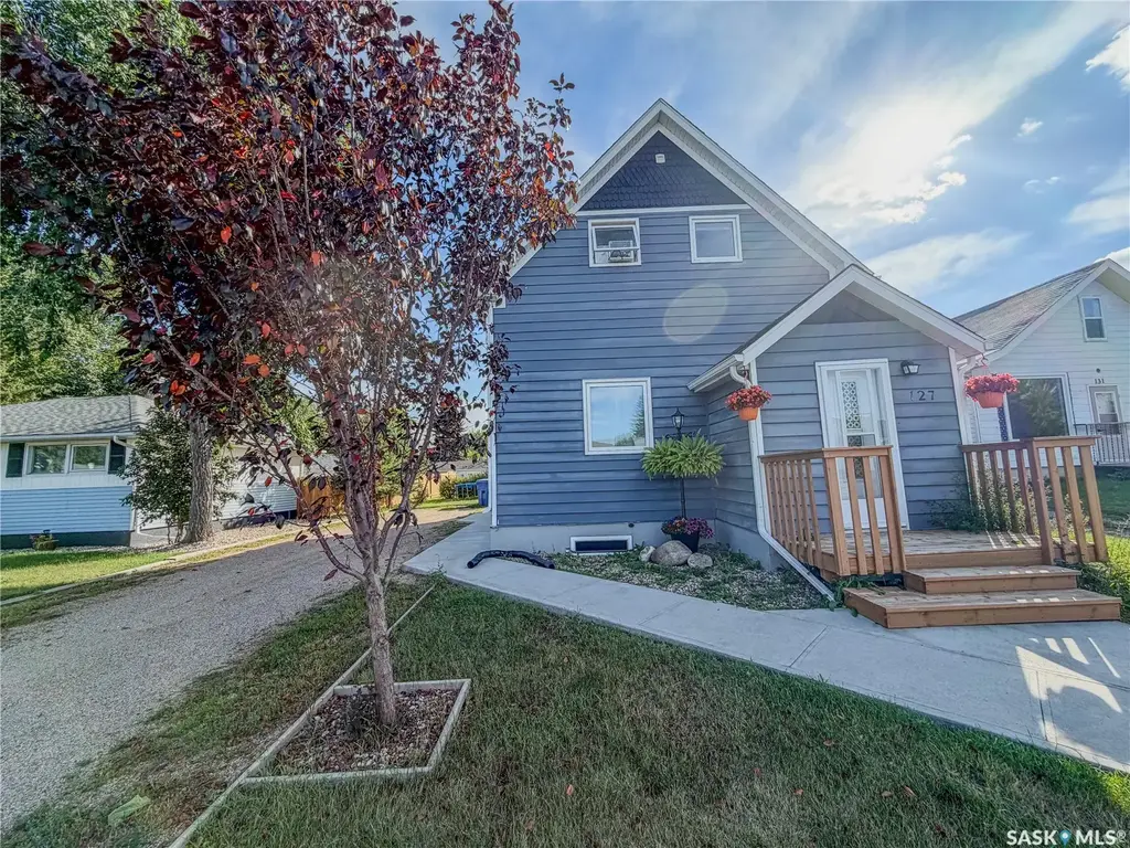 127 10th Avenue W, Melville