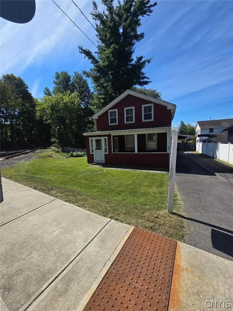 Photo of Listing #S1711905
