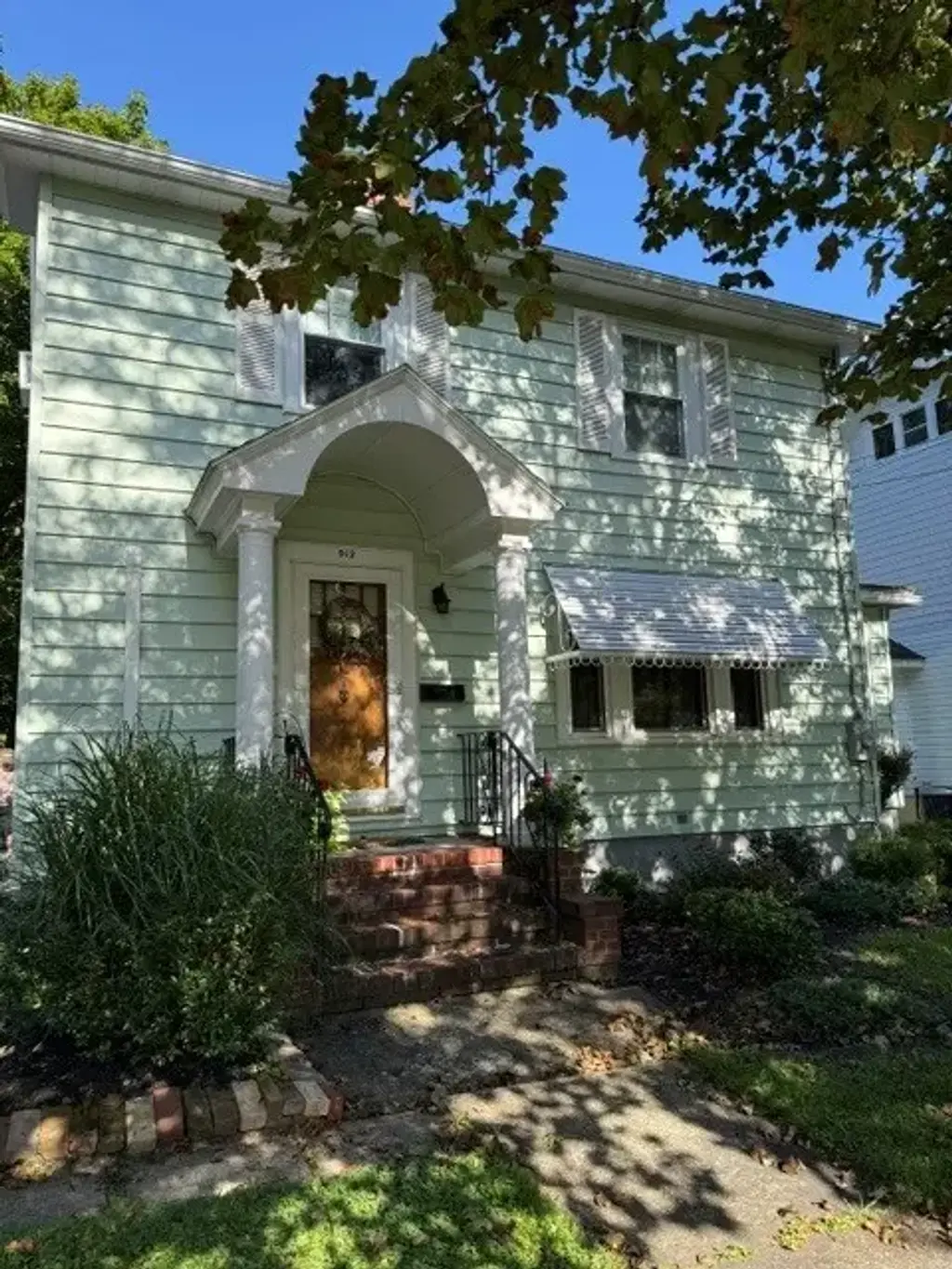 912 Farnham Street, Elmira City