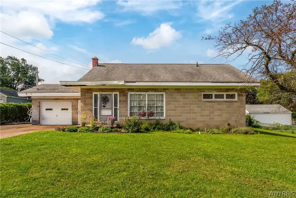 2643 Hawthorne Avenue, Hamburg