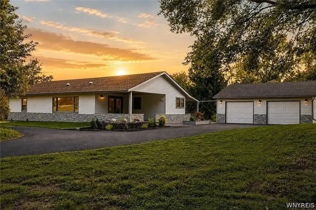 2133 County Line Road, Yates