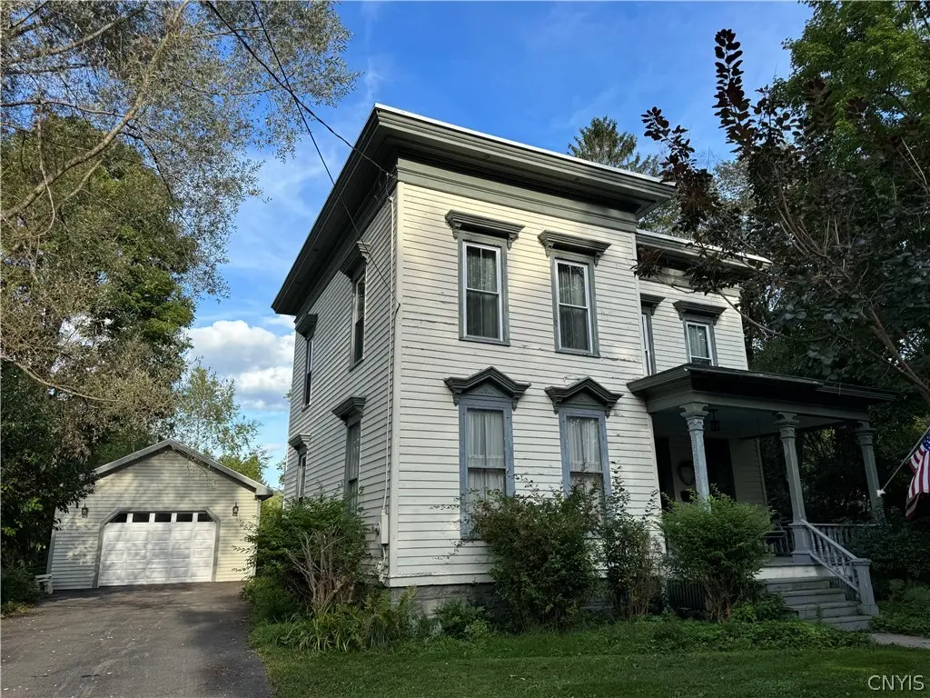 Photo of Listing #S1711939