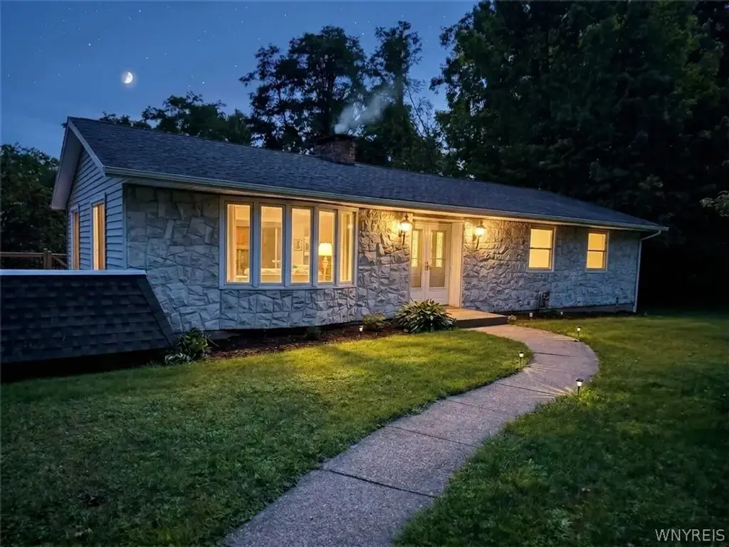 11 Drake Ave Extension, Hanover