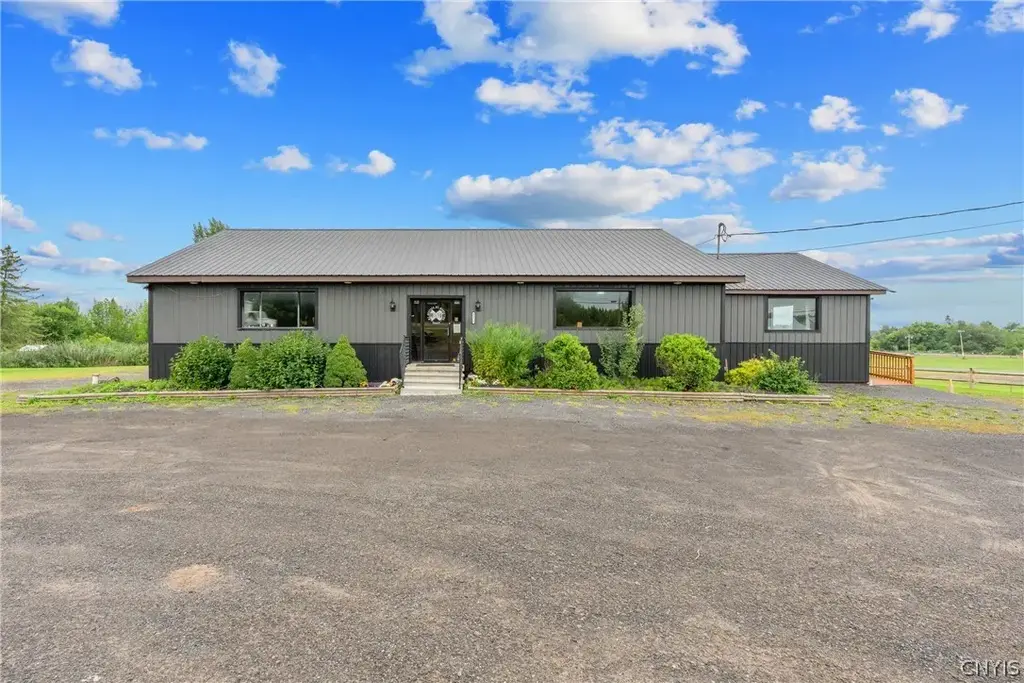 5571 State Route 5, Vernon