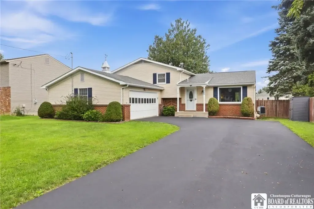 3062 Cloverbank Road, Hamburg