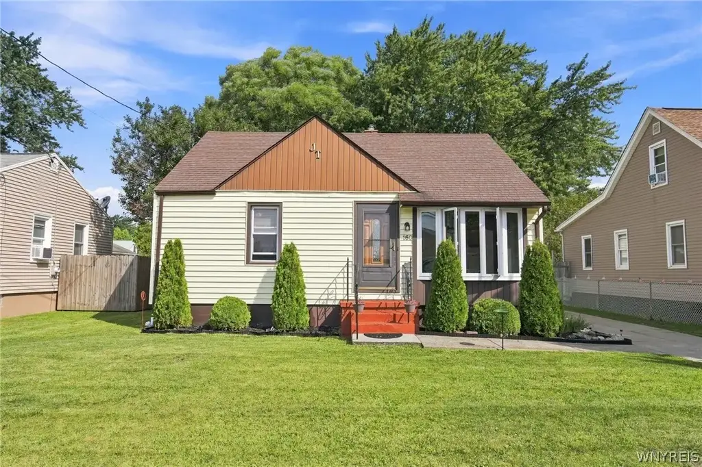 160 Clover Place, Cheektowaga