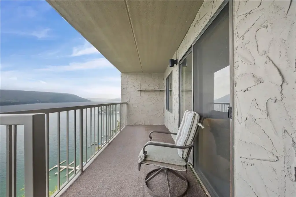 176 Cliffside Drive, South Bristol
