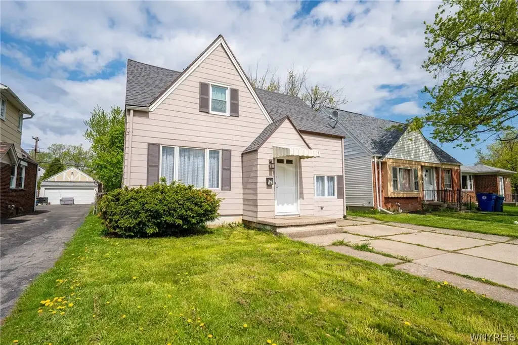 368 Grover Cleveland Highway, Amherst