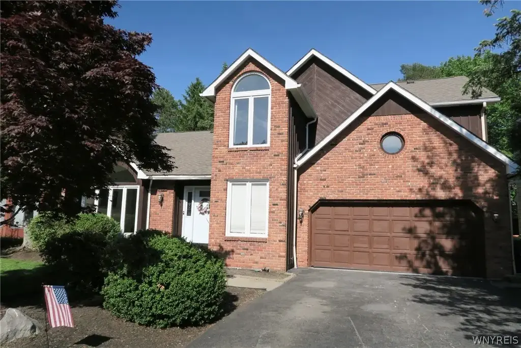6035 Whitegate Crossing, Clarence
