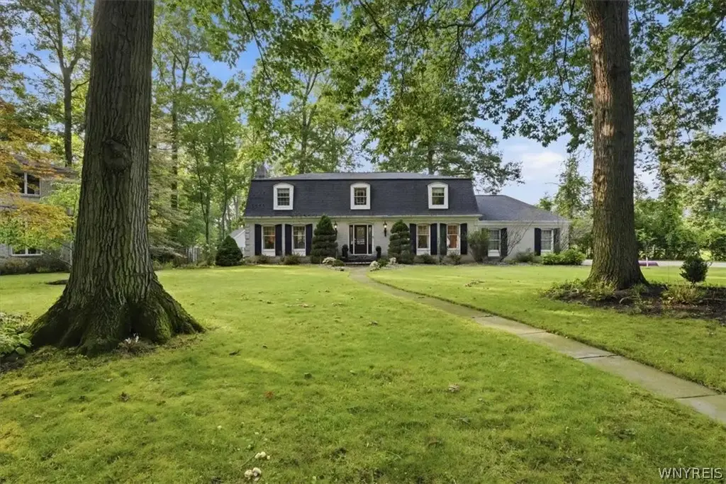125 Amberwood Drive, Grand Island