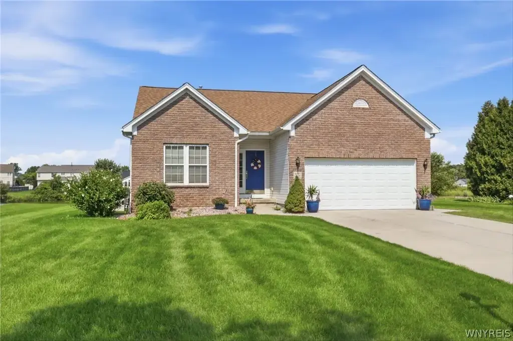 2437 King Fisher Lane, Wheatfield