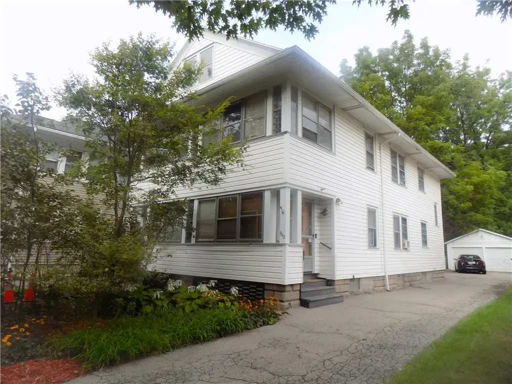 942-944 Genesee Park Boulevard, Rochester