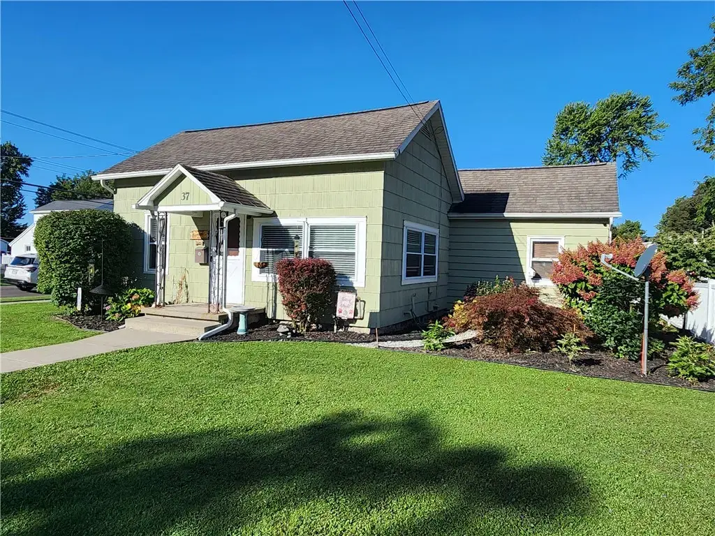 37 Maple Street, Auburn