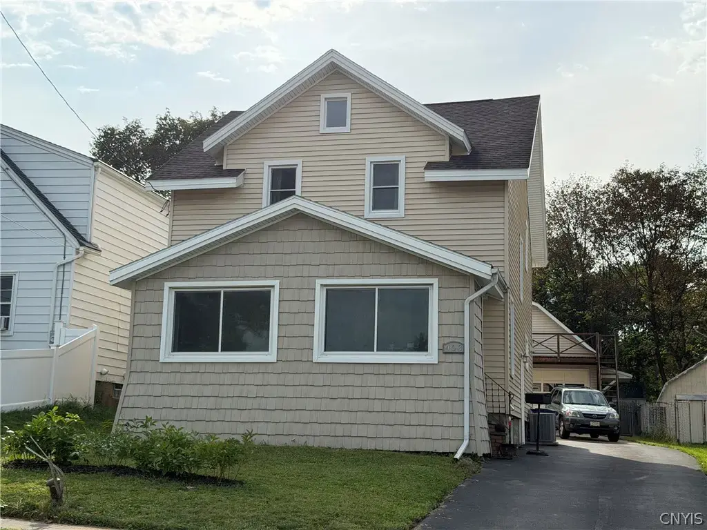 403 N Highland Avenue, DeWitt