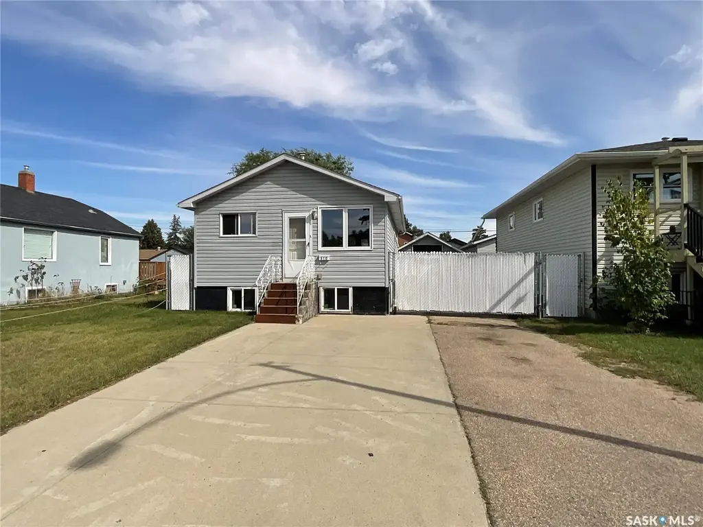 810 O Avenue S, Saskatoon