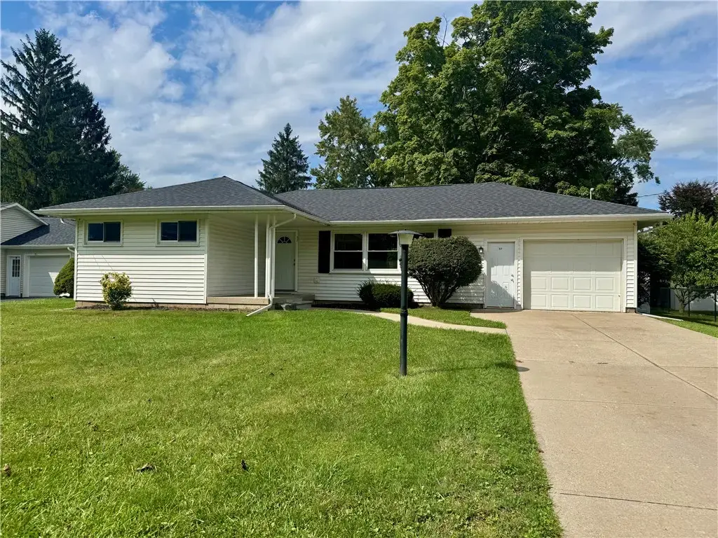 37 Highland St Extension, Sennett