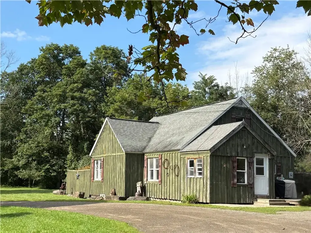 4486 State Highway 8, New Berlin