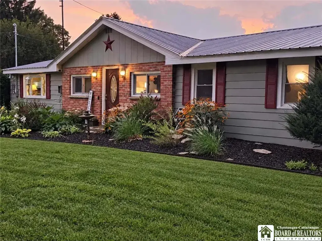 5157 Wade Hill Road, Ellington